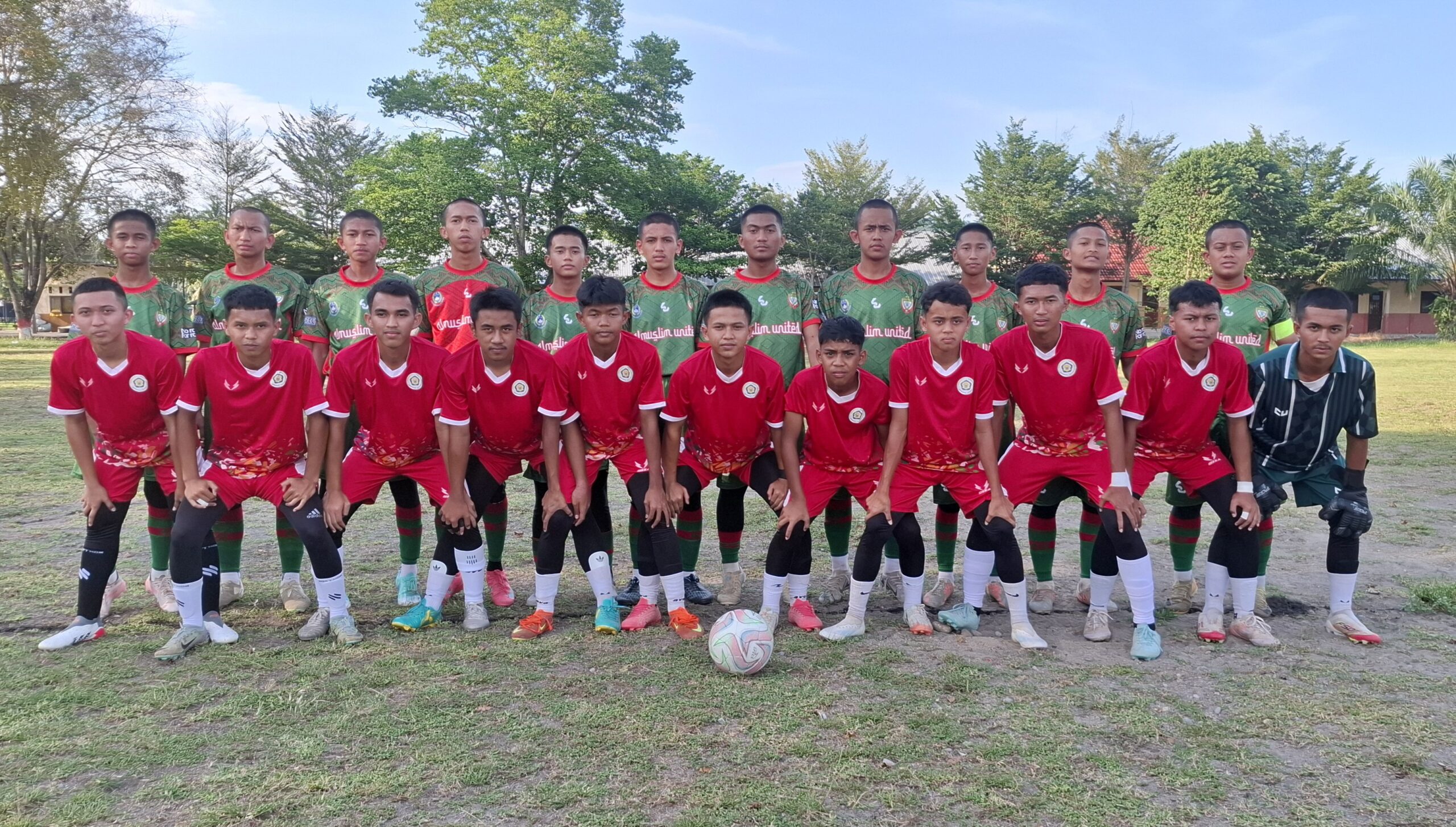 Tim Bola Kaki Al Zahrah FC VS Al Muslim FC